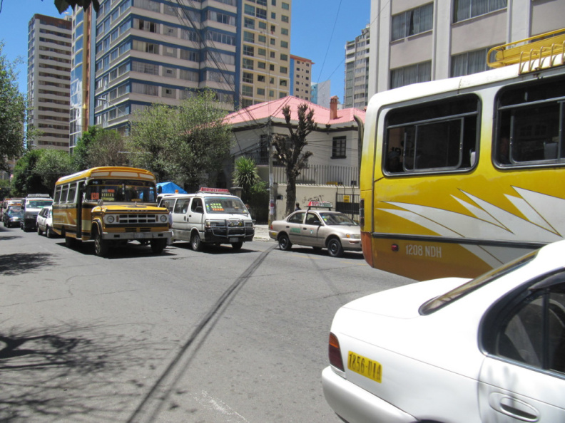 Uno de los tipicos buses de La Paz