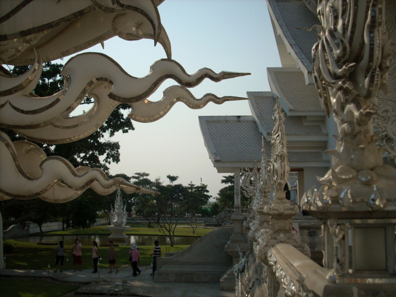 wat rong khun-white temple-033.jpg-048