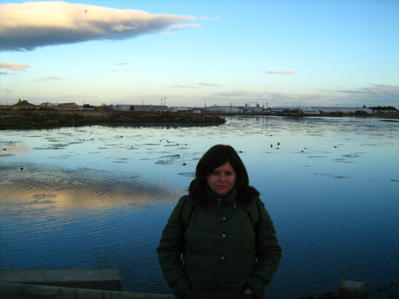 Alejandra en el humedal de aves en Tres Puentes - Punta Arenas