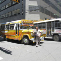 Uno de los tipicos buses de La Paz atropellando a VHS