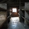Interior de uno de los barracones