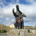 Cesarin, Mary y el Milodon en Puerto Natales
